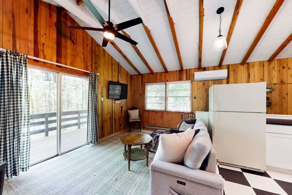 Mountainside escape with Nantahala Lake views & serene deck - dog-friendly