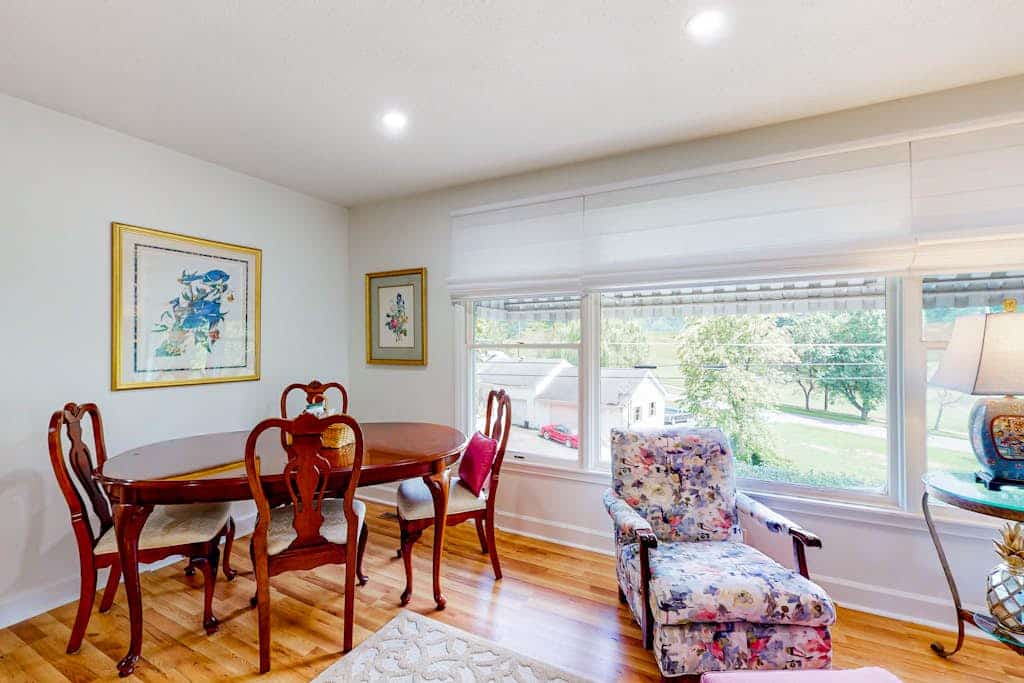 Charming, two-story home with mountain view, washer/dryer, AC - great location