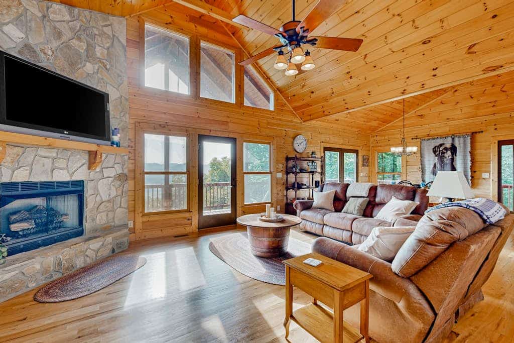 Spacious & rustic mountain-view cabin with decks, Ping-Pong, foosball, fireplace