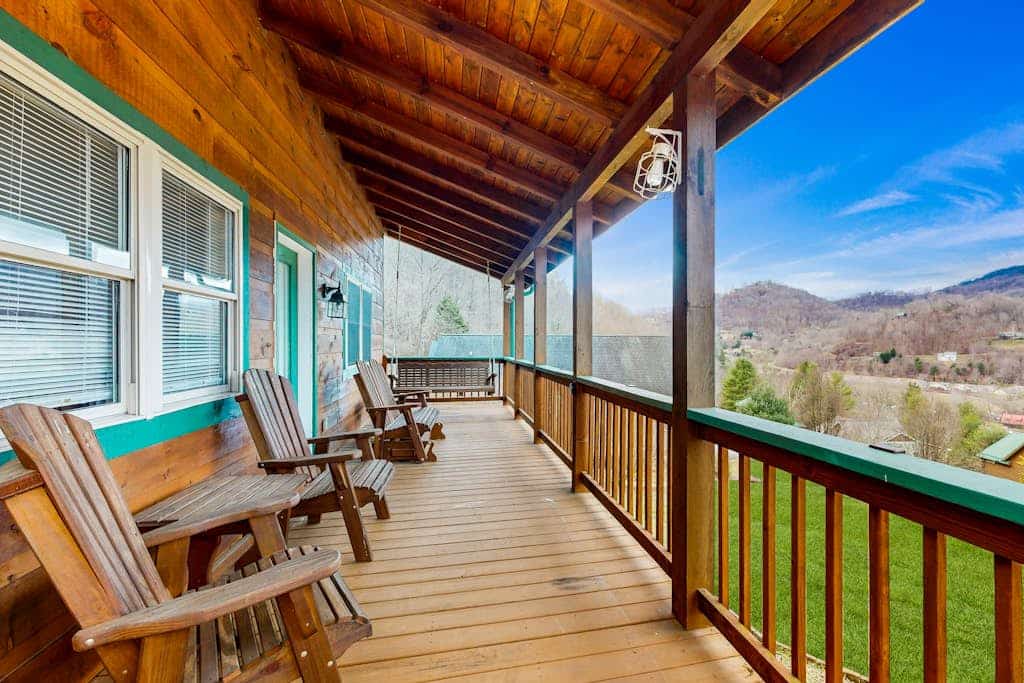 Serene mountain view home with wraparound deck, washer/dryer, & AC