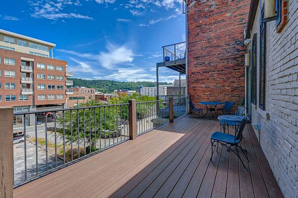 Updated Downtown Apartment w/ Big Private Balcony -- 2 Blocks to Pack Square