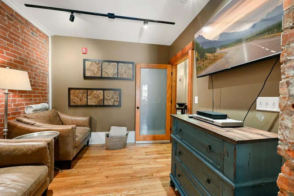 Historic loft apartment with central air and W/D - 2 blocks to Pack Square