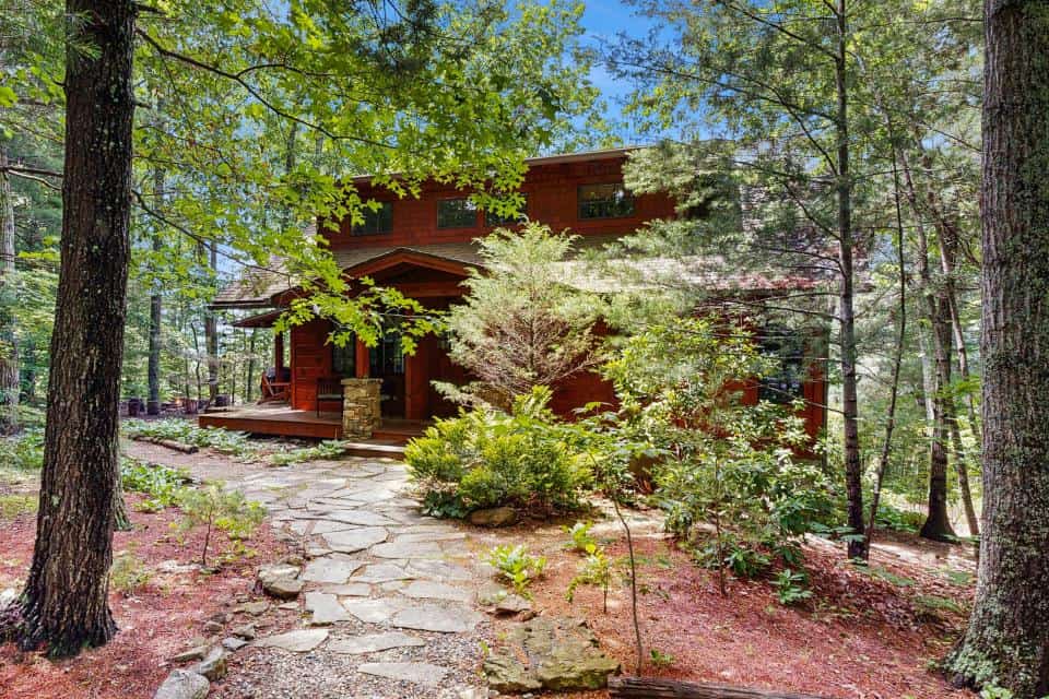 Elkhorn Cabin & Eagles Wing Lodge | 2 Adjacent Cabins | Walk to Spa & Trails