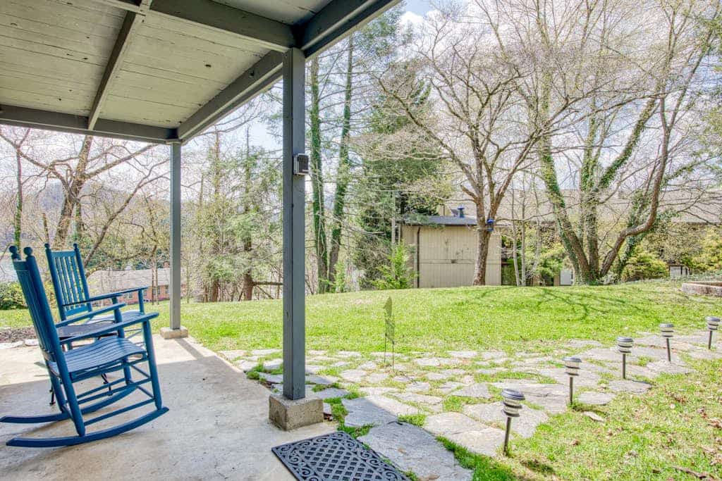 Lake Junaluska retreat with patio, new HVAC system, and free WiFi