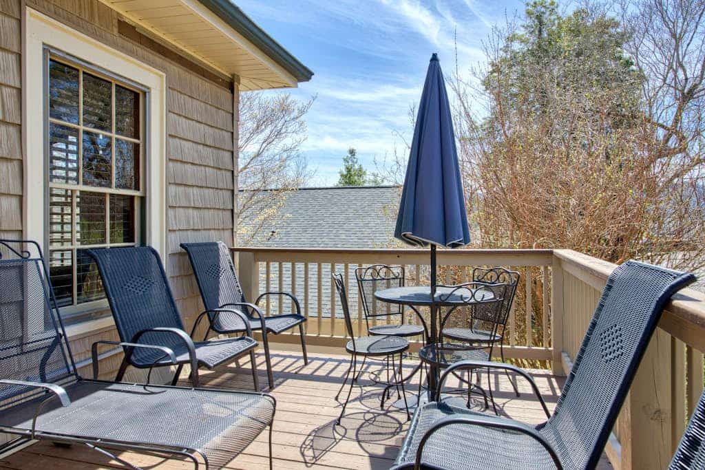 Dog-Friendly Duplex - Central AC, WiFi & Fireplace - Steps to Pool and Tennis