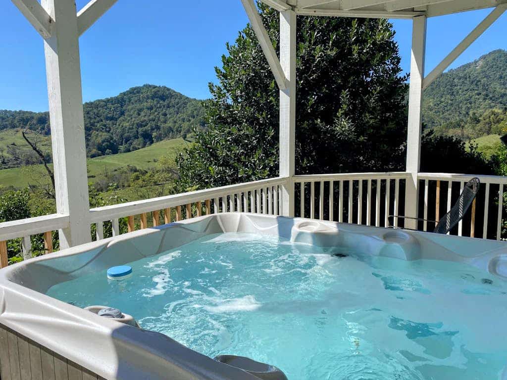 10-acre manor with Blue Ridge views, game room, hot tub & private vintage diner