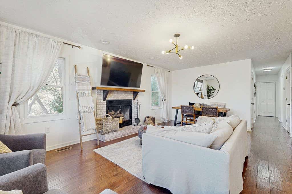 Charming 4BR retreat with Full Kitchen, Wifi and Patio | Pet-friendly