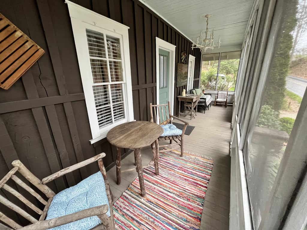 Lake Junaluska Cottage w/ Kayaks, Fire Pit & Screened Porch