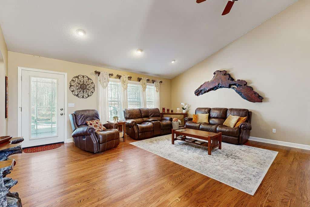 Mountain Ranch Home w/ Pool Table, Fire Pit & Porch Rockers