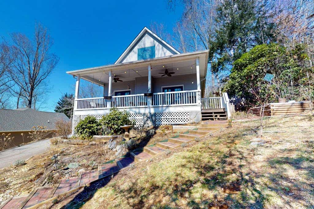 Gorgeous chalet perched on a hill with pool and tennis court access