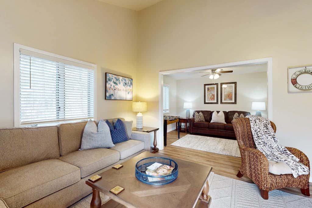 Rumbling Bald Resort Unit -2004