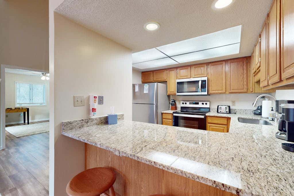 Rumbling Bald Resort Unit -2004