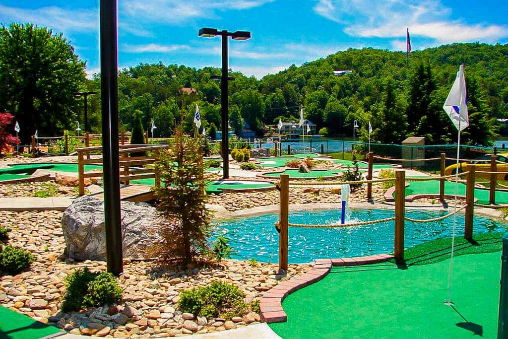 Rumbling Bald Resort Unit -2004