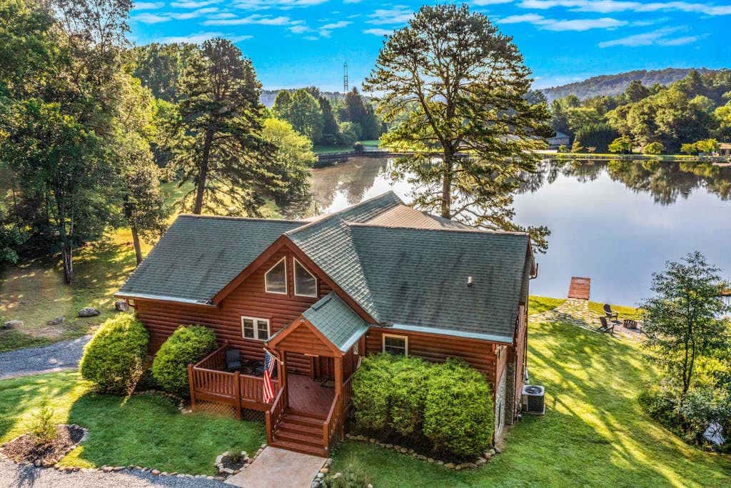 Lakefront Blue Ridge Cabin