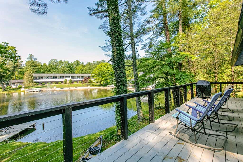 Modern lake-front home, dog-friendly, dock, hot tub, deck, pool, tennis, wifi