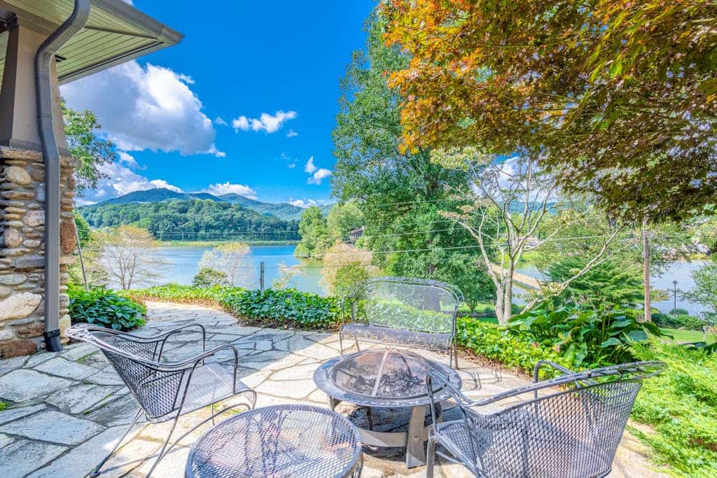 Lakefront mountain home with WiFi, extensive kitchen, & central AC