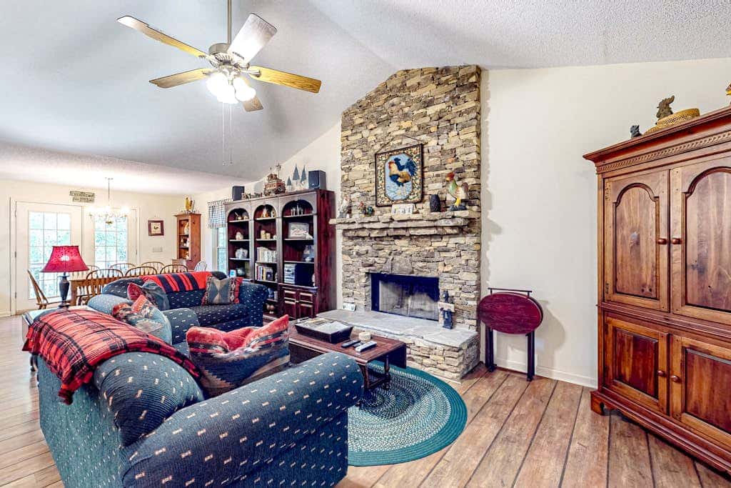 Holly Forest Hideaway