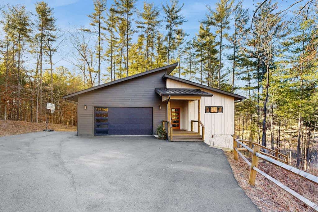 Brand-new home near Weaverville with game room, private hot tub, firepit, & BBQ