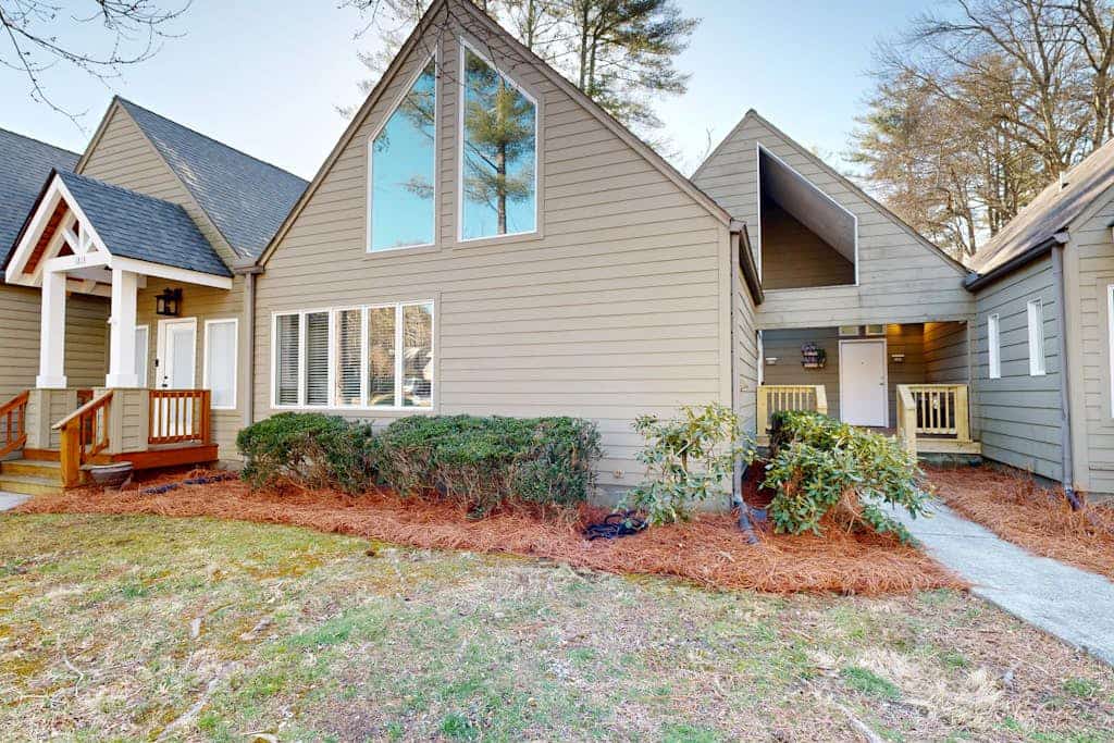 Charming Sapphire, NC Condo: Cozy, Dog-Friendly, Pool, Golf Course, & More