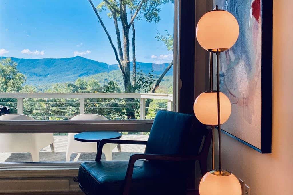 Luxury mountain home with hot tub, theater, pool table & million dollar views