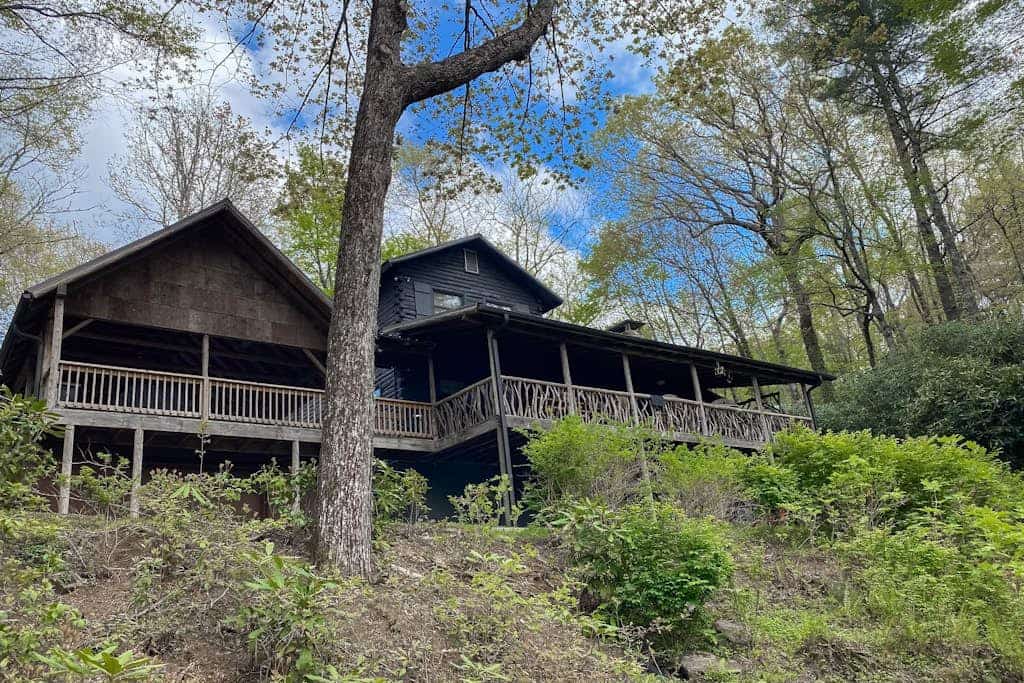 Dod-Friendly with Hot Tub & Fire Pit Overlooking Golf Course at Lake Toxaway