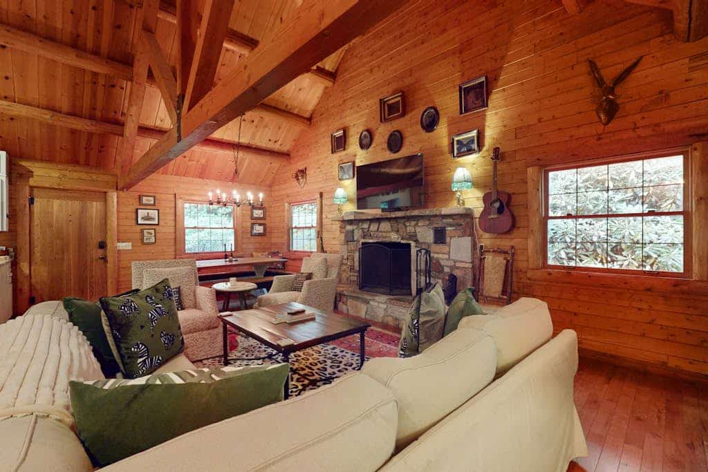 Dod-Friendly with Hot Tub & Fire Pit Overlooking Golf Course at Lake Toxaway