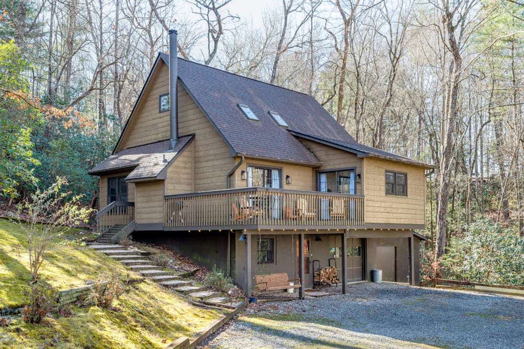 Spacious Pisgah National Forest home on woodsy lot with hot tub, fireplace