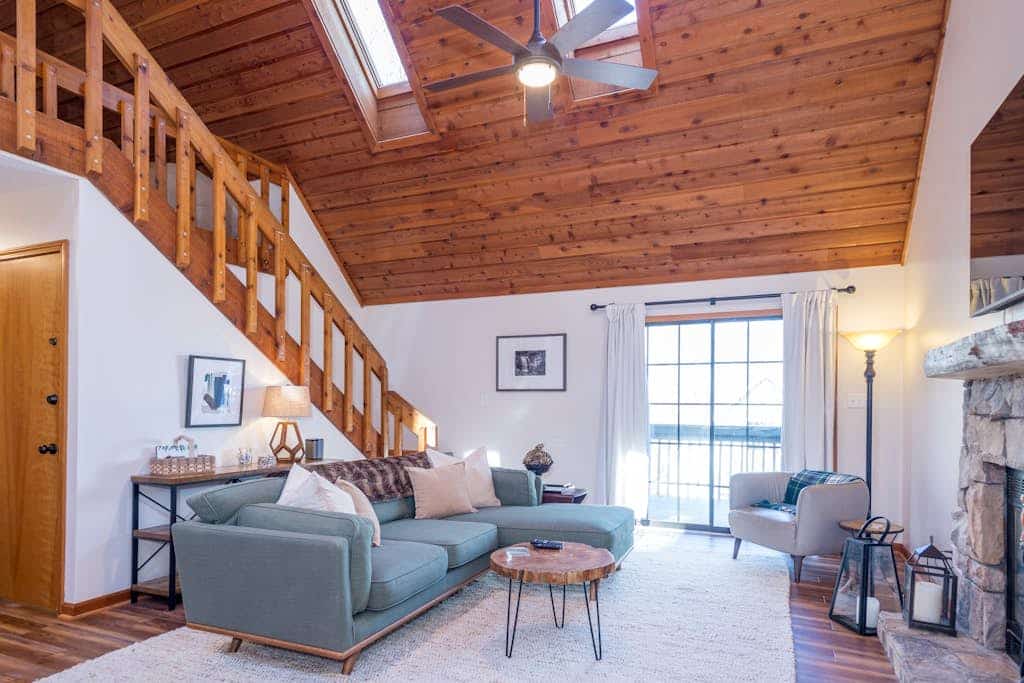 Spacious Pisgah National Forest home on woodsy lot with hot tub, fireplace