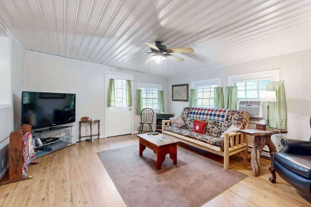 Historic, private log cabin w/ deck, fireplace & wood stove - one dog OK