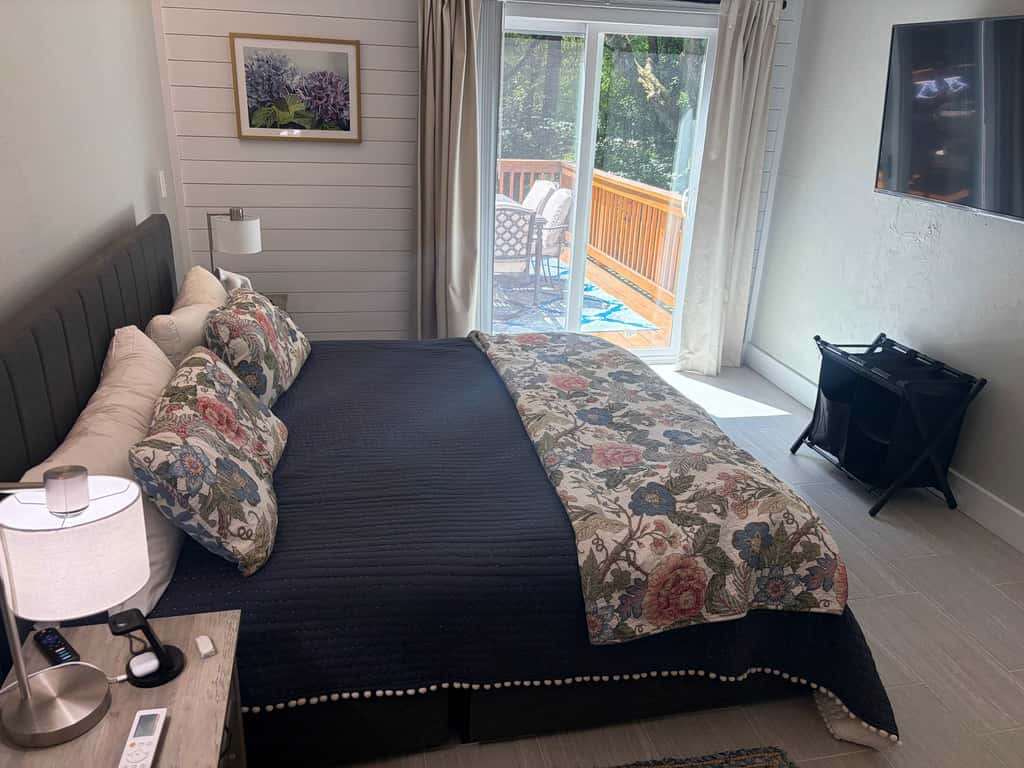 Sapphire Serenity - 1 BR