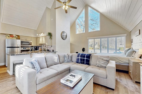 Charming Sapphire, NC Condo: Cozy, Dog-Friendly, Pool, Golf Course, & More