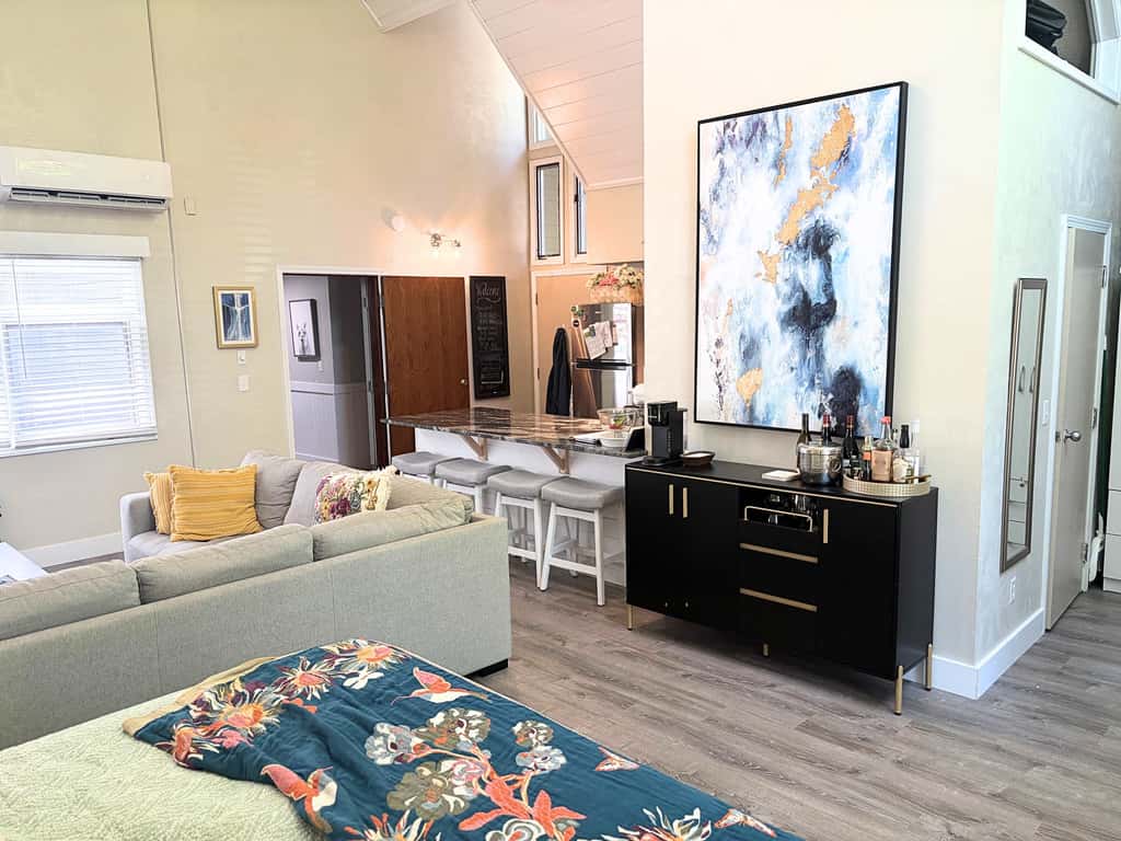 Sapphire Serenity - Studio