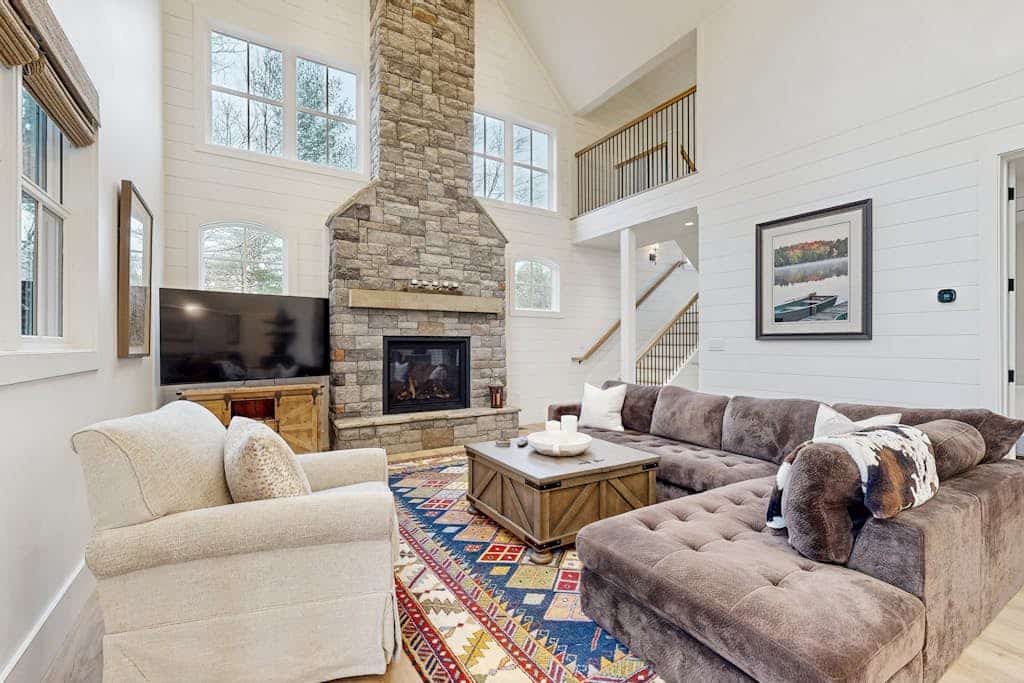 Mountain Escape in Sapphire | Resort Amenities, Waterfalls & Outdoor Adventure