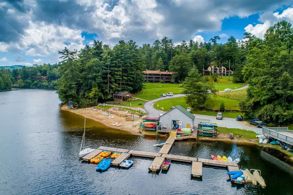 Mountain Escape in Sapphire | Resort Amenities, Waterfalls & Outdoor Adventure