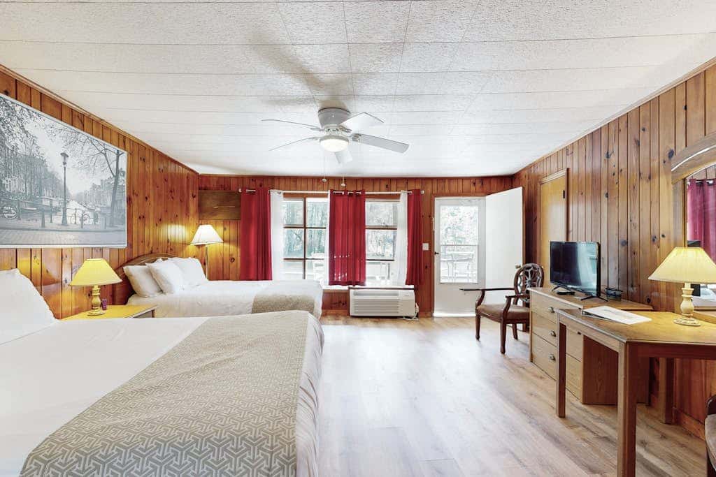 Lakeview Cottage - Unit 305
