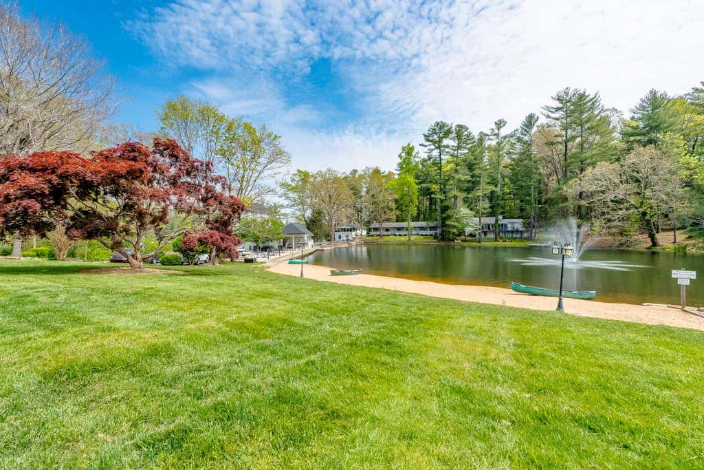 Lakeview Cottage - Unit 305