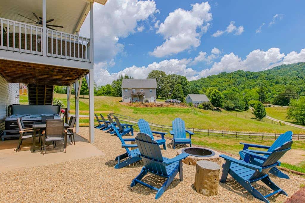 Blue Ridge farmhouse with amazing mountain view, hot tub, firepit & decks