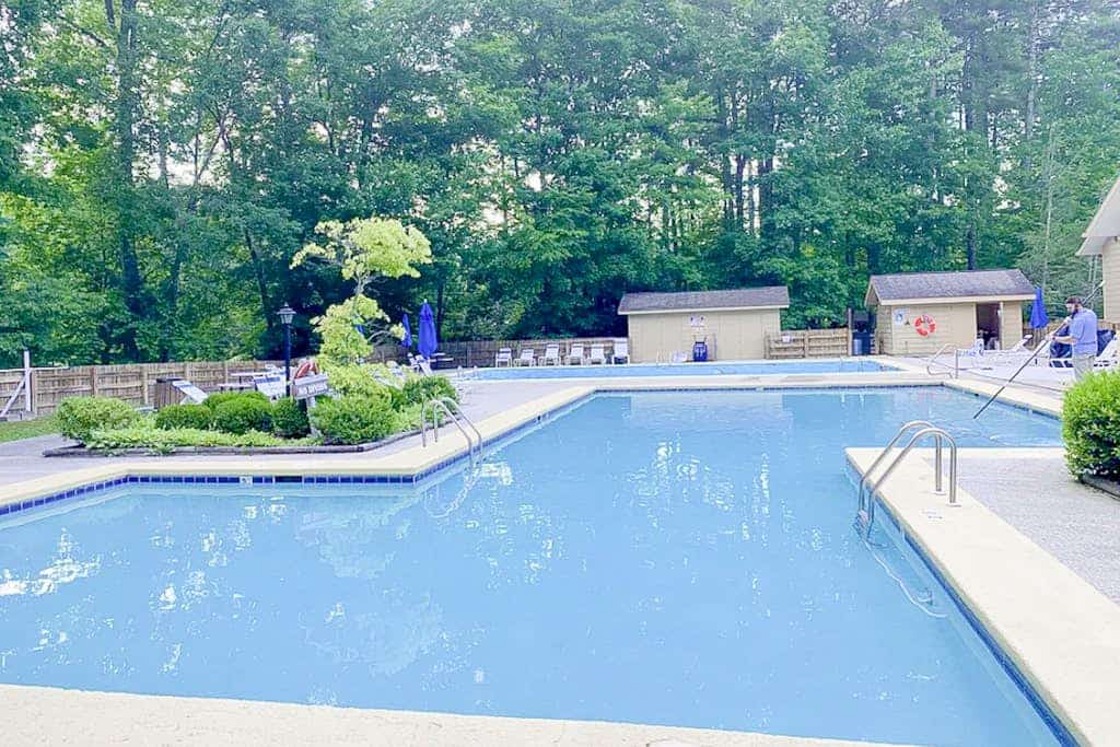 Two-part villa near the slopes with hot tub, pools, golf on-site, & fast WiFi