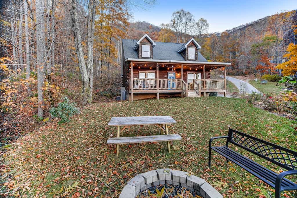 Dog-Friendly Mountain Cabin Near Lakes & Trails w/Free WiFi, W/D, Deck, Firepit