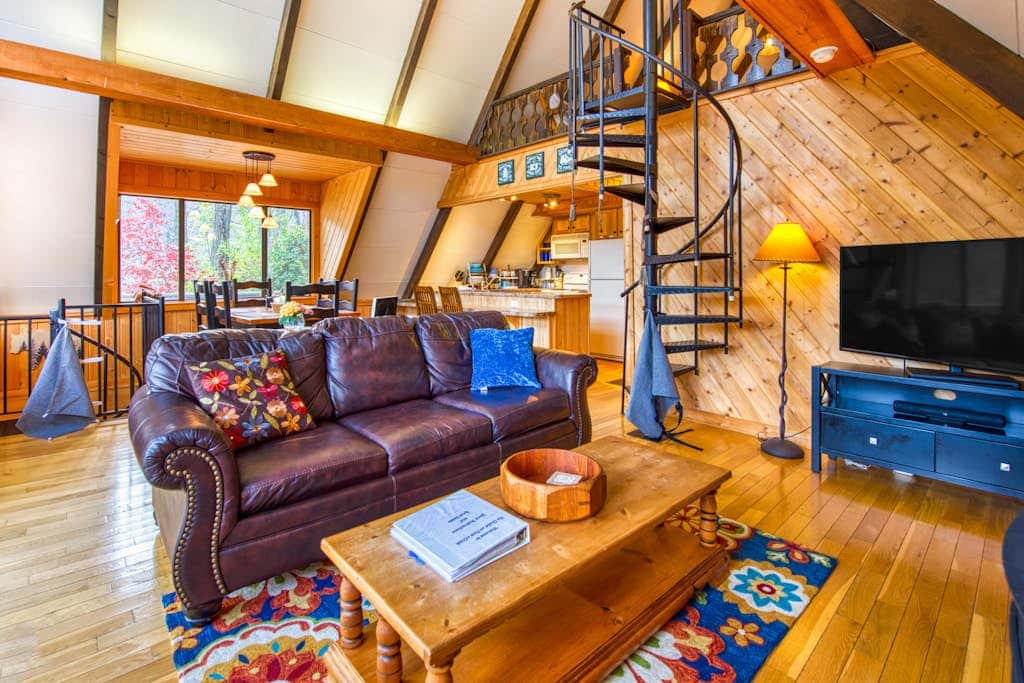 Chalet at Peek's Creek