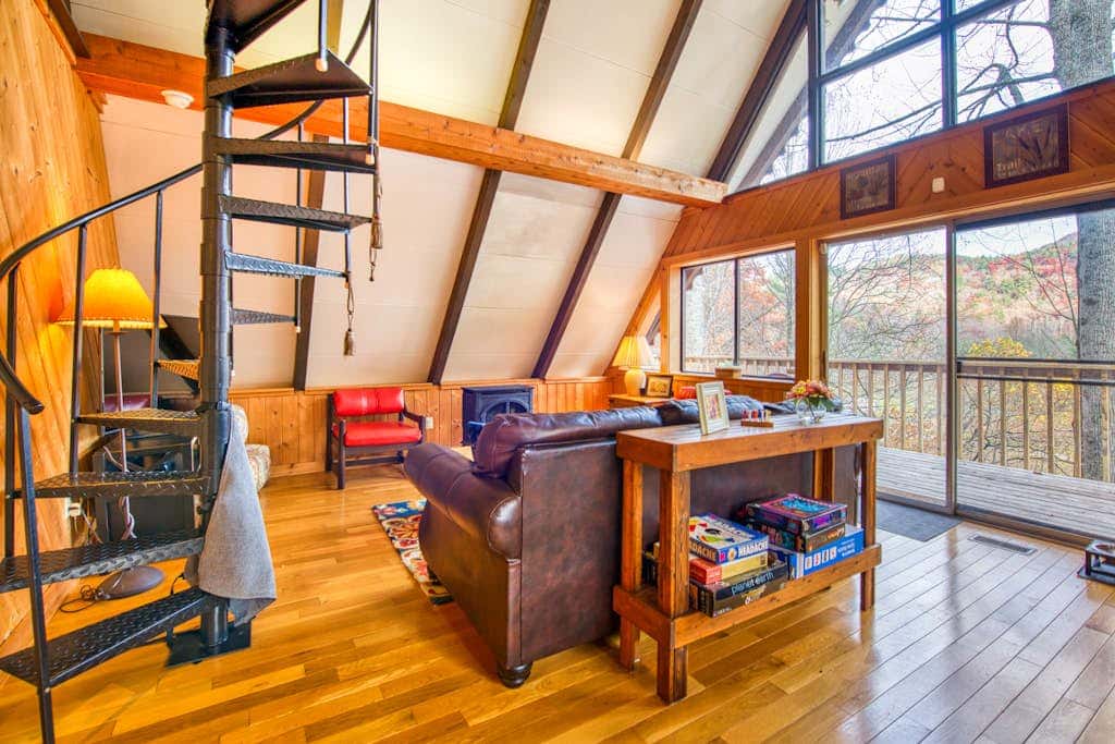 Chalet at Peek's Creek