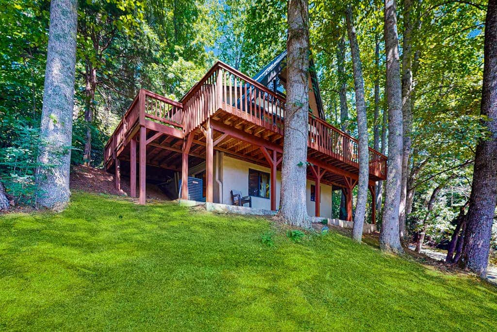 Chalet at Peek's Creek