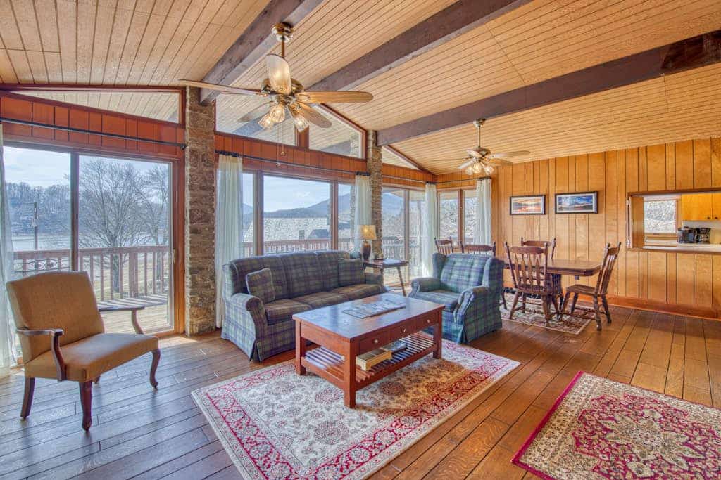 Wonderful Lakefront Gem W/ Water Views, Free WiFi, Furnished Deck & More