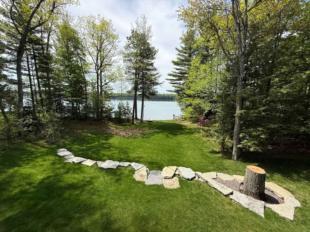 Linger Longer Lodge- on White Sand Lake, swim, bike & more