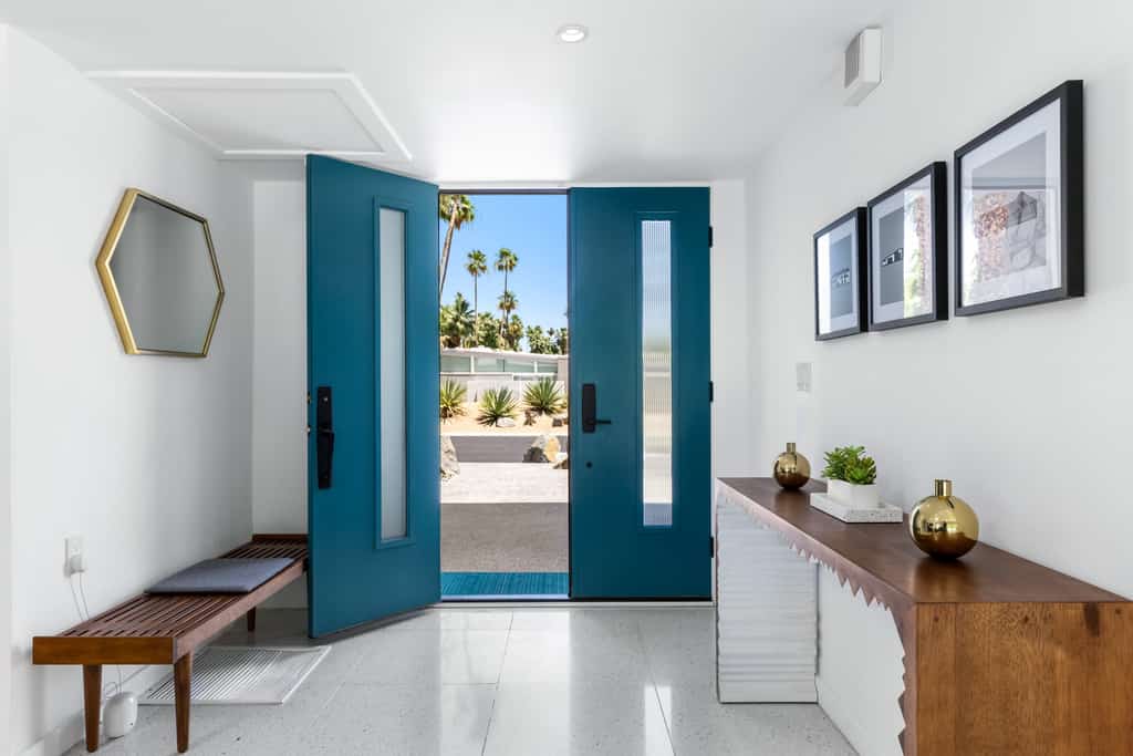 The Topaz Gem: A Mid-Century Modern Palm Springs Retreat with Private Pool & Spa