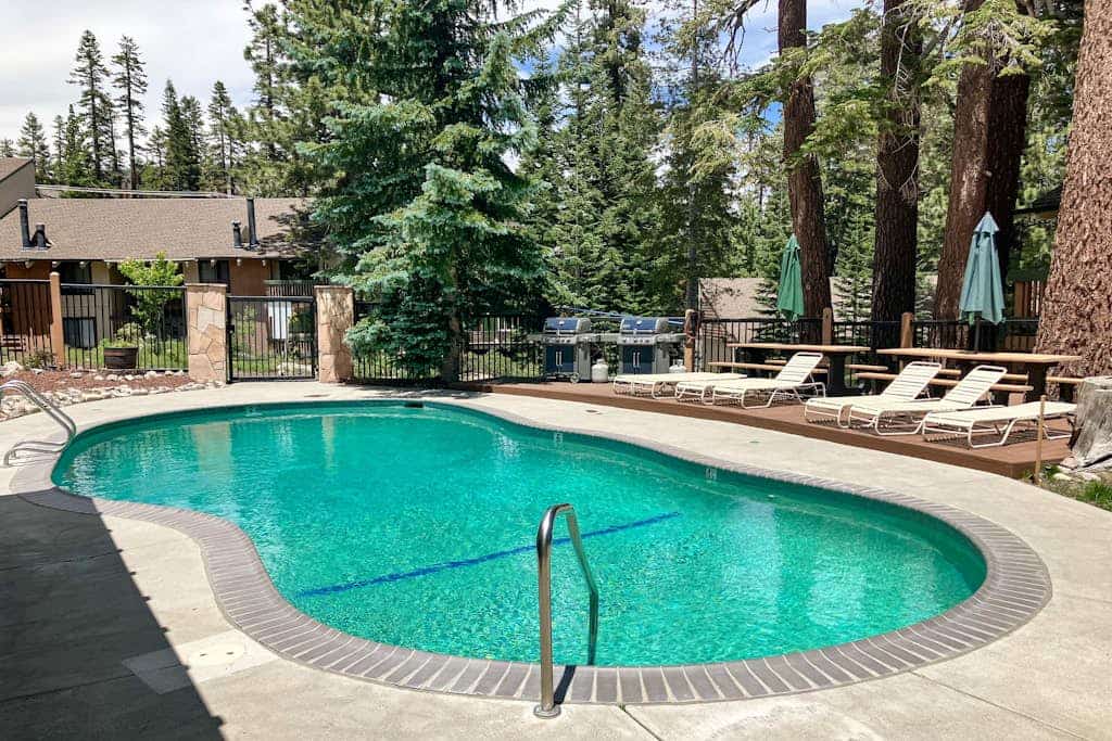 Delightful Dog-Friendly Condo with a Shared Pool, Sauna, and Hot Tub
