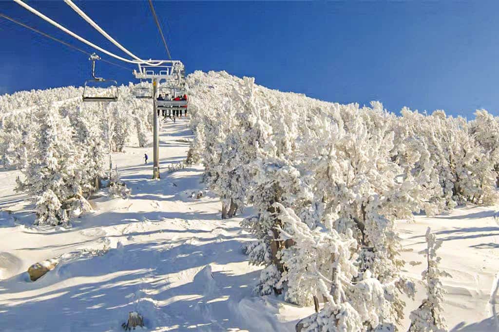 Spacious Mountaintop Condo with a Shared Sauna, Pool, and Hot Tub