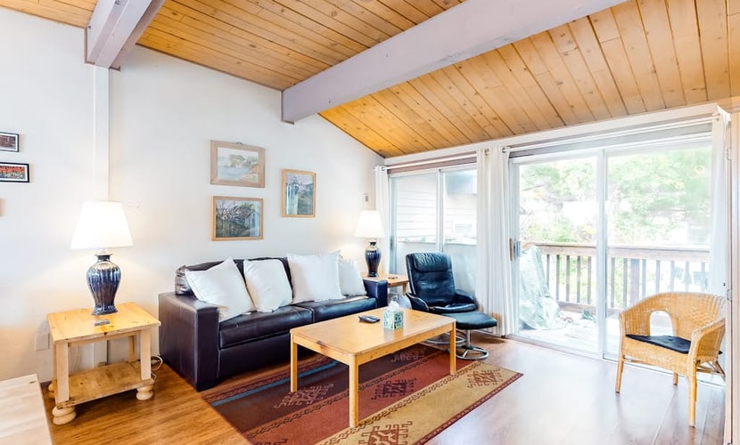 Condo with shared pool & hot tub near the action of Mammoth Lakes
