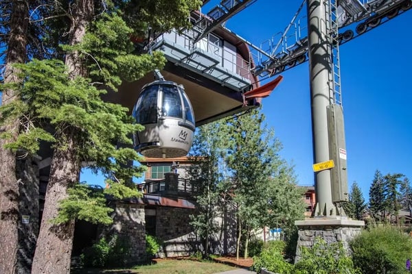 Condo with shared pool & hot tub near the action of Mammoth Lakes