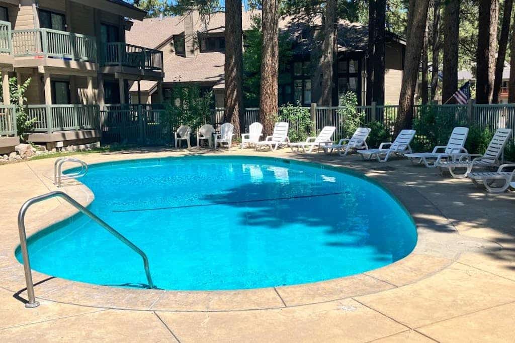 Comfortable Townhome with WiFi, Pool, Hot Tub - Close to the Slopes & Golf